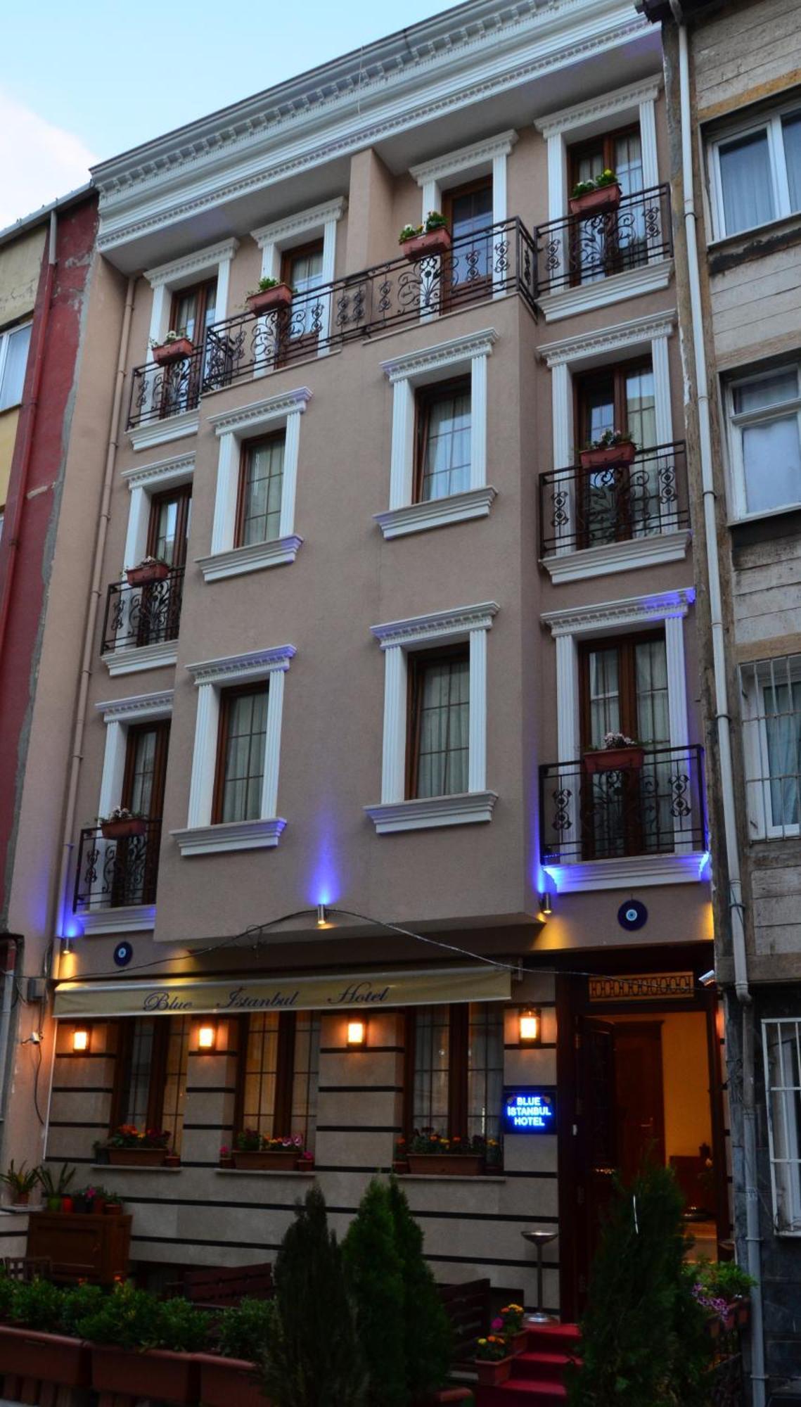 Hotel Blue